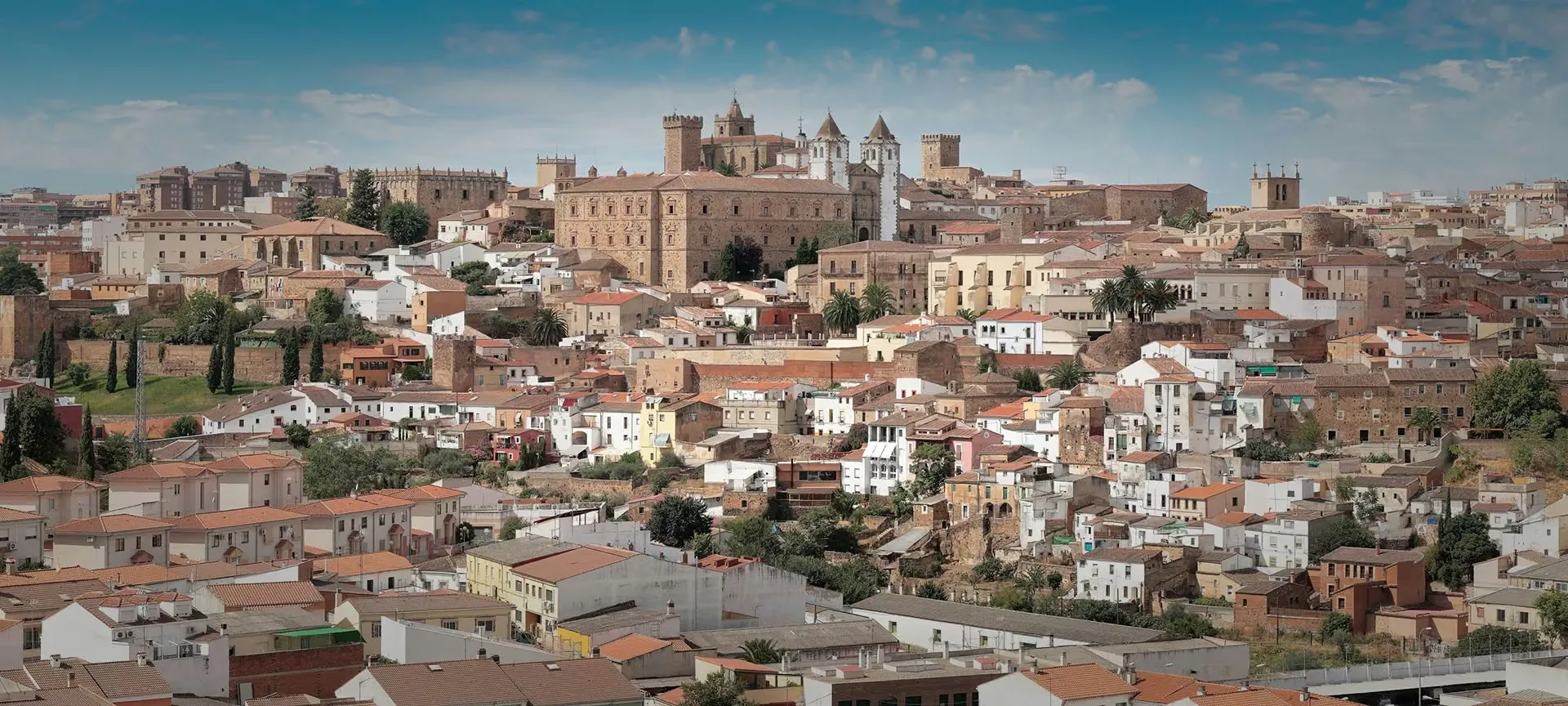 Panorama de Cáceres, ville médiévale, étape du train Al Andalus